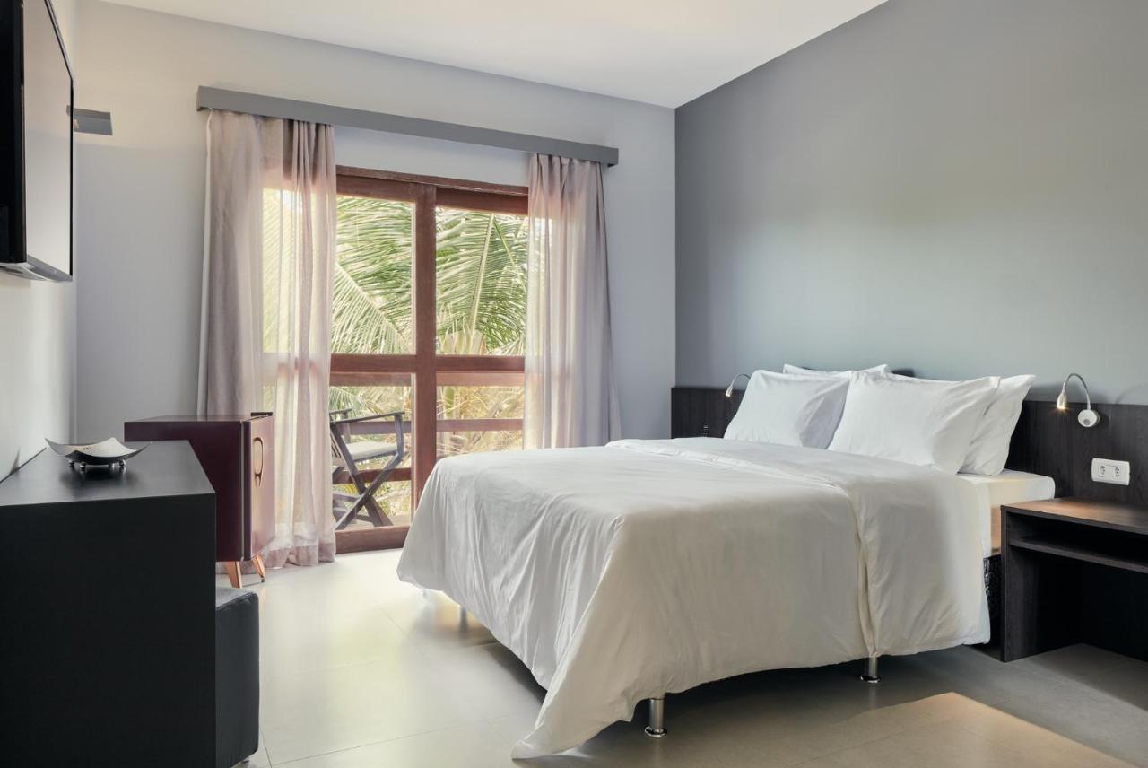 Deluxe Room with Balcony,1239257728:JPEG